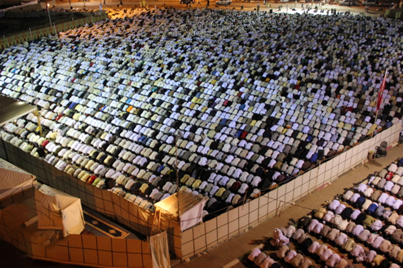 Les mosquées de Salé submergées par les fidèles pour les