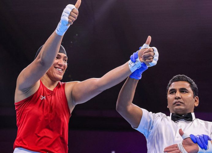 La boxeuse marocaine Khadija Mardi sacrée championne du monde