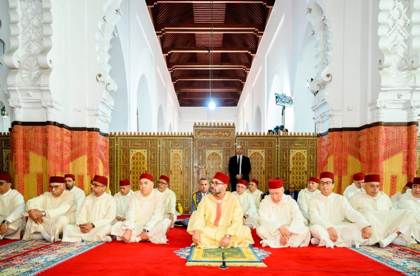  SM le Roi, Amir Al Mouminine, accomplit la prière du vendredi à la mosquée Al Mohammadi à Casablanca