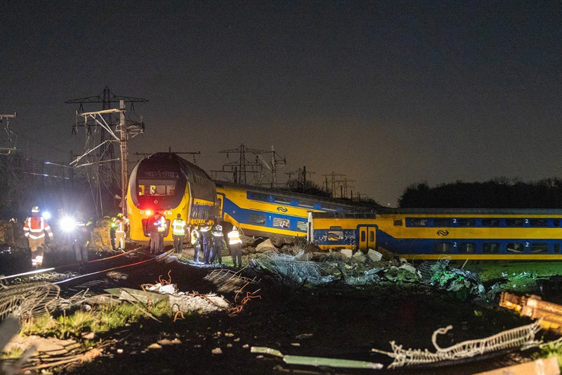 Un mort et une trentaine de blessés dans le déraillement d’un train aux Pays-Bas
