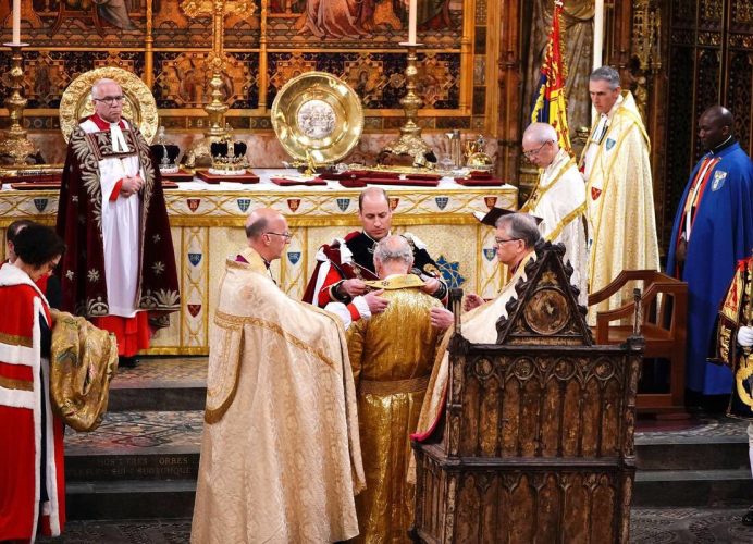 Consécration de Charles III à l’abbaye de Westminster