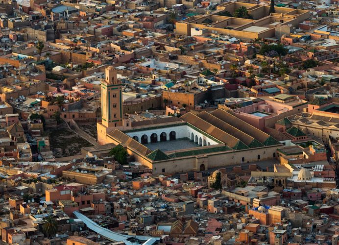 Marrakech: “L’invisible dévoilé”, une exposition captivante de Lalla Essaydi invitant à interroger les thèmes du genre et de l’identité