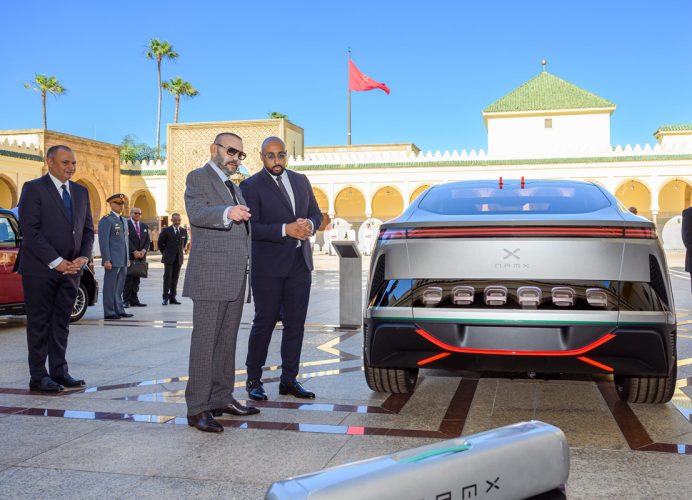 Présentation à SM le Roi d’un modèle de la 1ère marque automobile grand public marocaine et du prototype de véhicule à hydrogène d’initiative marocaine