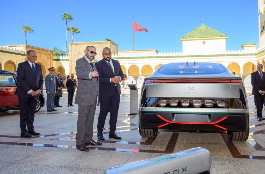 Présentation à SM le Roi d’un modèle de la 1ère marque automobile grand public marocaine et du prototype de véhicule à hydrogène d’initiative marocaine