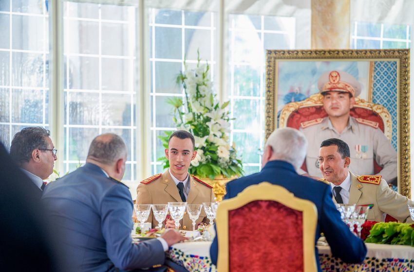 SAR le Prince Héritier Moulay El Hassan préside le déjeuner offert par SM le Roi à l’occasion du 67ème anniversaire des FAR
