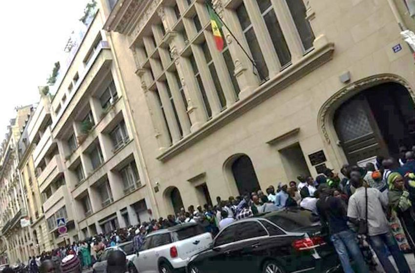 Le Sénégal ferme provisoirement ses consulats à l’étranger