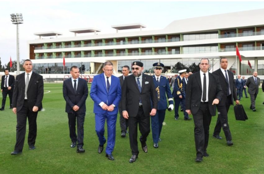  Communiqué du Cabinet Royal: Le Roi Mohammed VI nomme Fouzi Lekjaa président du Comité chargé de la candidature du Maroc