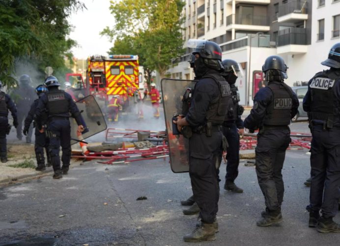 Mineur tué par la police : Violences dans plusieurs villes françaises, 150 interpellations