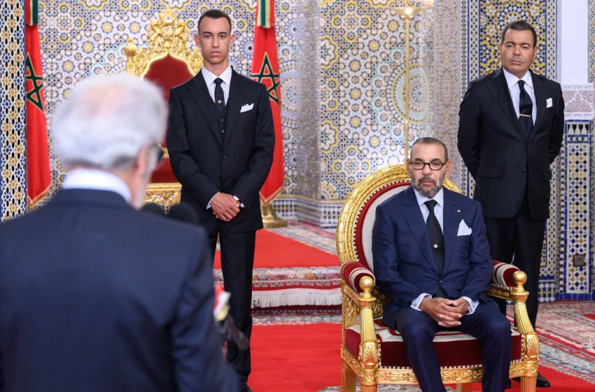  Sa Majesté le Roi reçoit le Wali de Bank Al-Maghrib