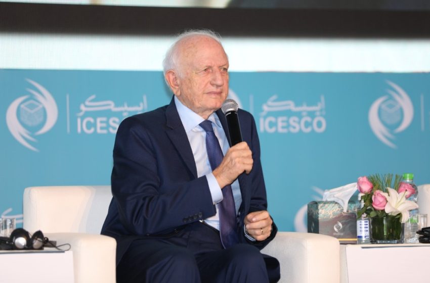  Le Président de l’Etat d’Israël octroie la médaille d’honneur présidentielle au Conseiller de SM le Roi, M. André Azoulay