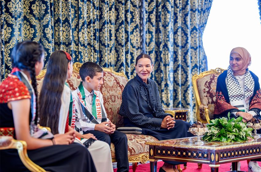  SAR la Princesse Lalla Hasnaa reçoit les enfants maqdessis participant à la 14ème édition des colonies de vacances de l’Agence Bayt Mal Al-Qods