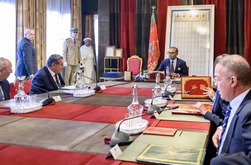  Sa Majesté le Roi Mohammed VI préside la réunion d’activation du programme d’urgence