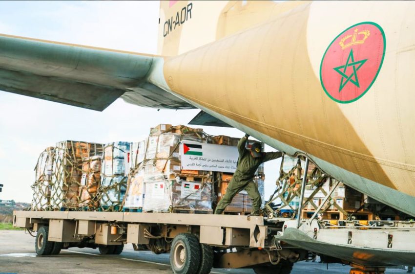  Aide humanitaire aux populations palestiniennes : Départ de deux avions militaires de la base aérienne de Kénitra en direction de l’aéroport d’El Arich, en Egypte