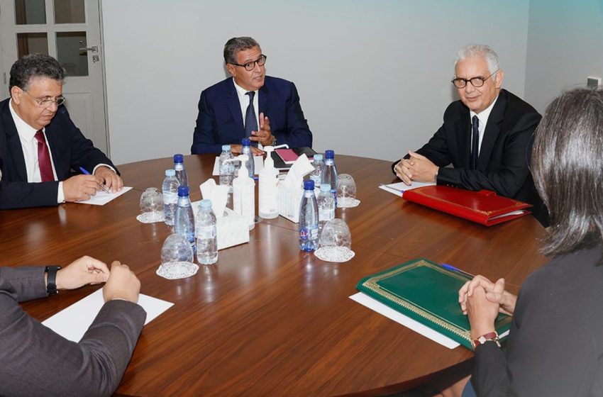  Aide sociale directe: M. Akhannouch tient deux réunions avec les partis de la majorité et des représentants de partis de l’opposition