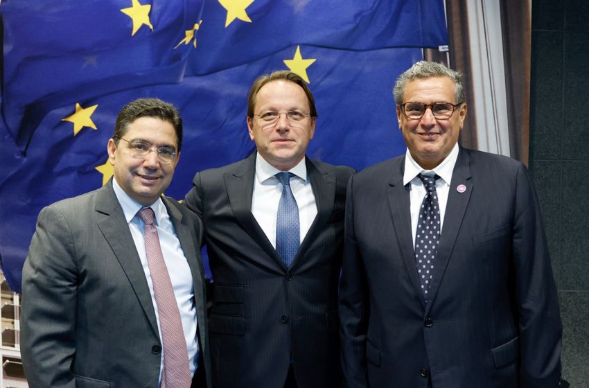  Le partenariat stratégique Maroc-UE au centre d’entretiens entre M. Akhannouch et le Commissaire européen au voisinage