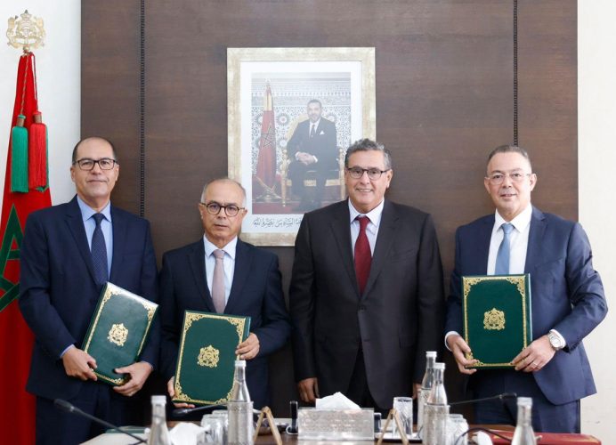 CAN 2025/Mondial 2030: Signature d’une convention de partenariat entre le gouvernement et la CDG pour la mise à niveau de 6 stades de football et la construction d’un nouveau stade