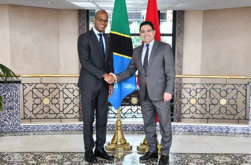  Le chef de la diplomatie tanzanienne salue le développement du Maroc, une source d’inspiration pour son pays