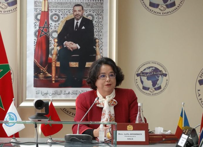 Fès: Mme Akharbach alerte sur l’ampleur et l’impact de la désinformation, un fléau universel