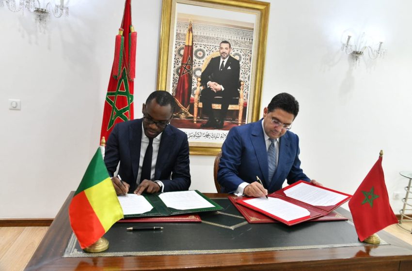  Le Bénin soutient l’intégrité territoriale du Royaume, considère l’autonomie comme seule solution crédible et réaliste à la résolution du différend régional autour du Sahara. L’ouverture d’un consulat à Laâyoune est à l’étude