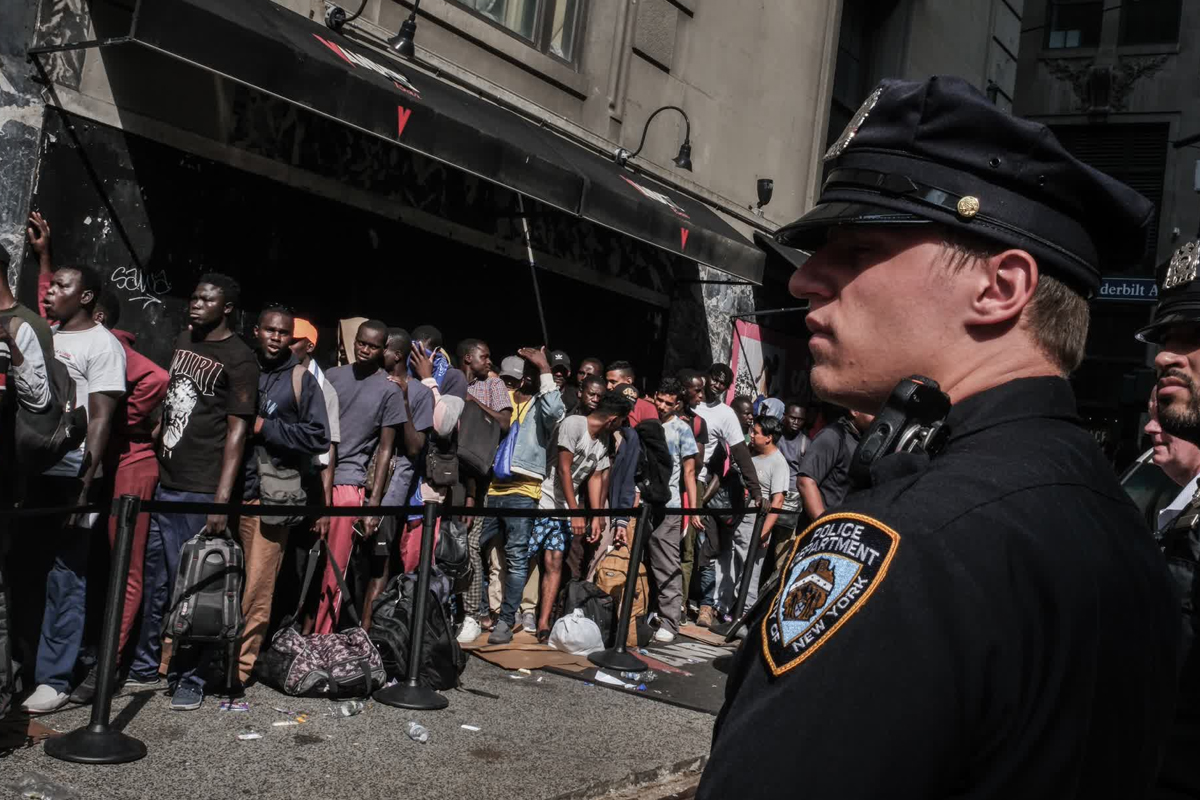 États-Unis: New York sollicite l’aide fédérale face à une crise migratoire persistante