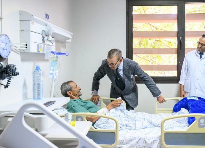 SM le Roi donne Ses Hautes Instructions pour la mise en service de l’Hôpital Mohammed VI à Al-Hoceima et de l’Hôpital Zemmouri à Kenitra