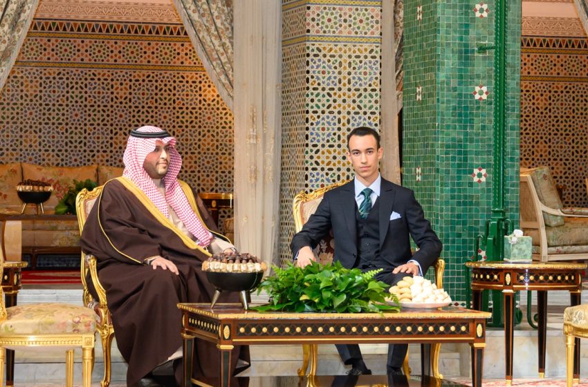 SAR le Prince Héritier Moulay El Hassan reçoit SAR le Prince Turki Ben Mohammed Ben Fahd Ben Abdulaziz, porteur d’un message verbal à SM le Roi du Serviteur des Lieux Saints de l’Islam