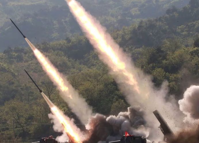 Pyongyang tire plusieurs missiles de croisière, selon Séoul