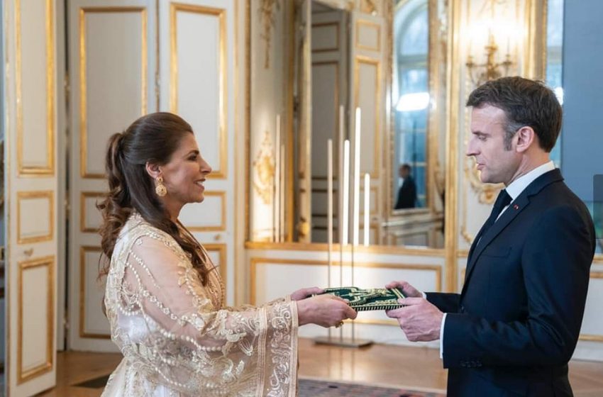  L’ambassadeure de Sa Majesté le Roi à Paris présente ses lettres de créance au Président de la république française, M. Emmanuel Macron