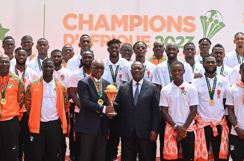  CAN 2023: les Eléphants, champions d’Afrique, décorés et primés par le chef de l’Etat Alassane Ouattara