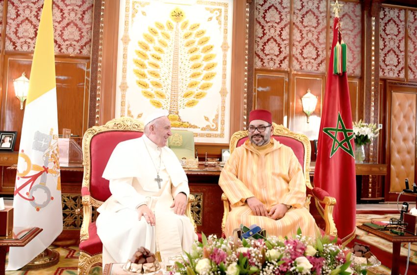 SM le Roi, Amir Al-Mouminine, félicite le Pape François à l’occasion de l’anniversaire de son investiture à la mission papale