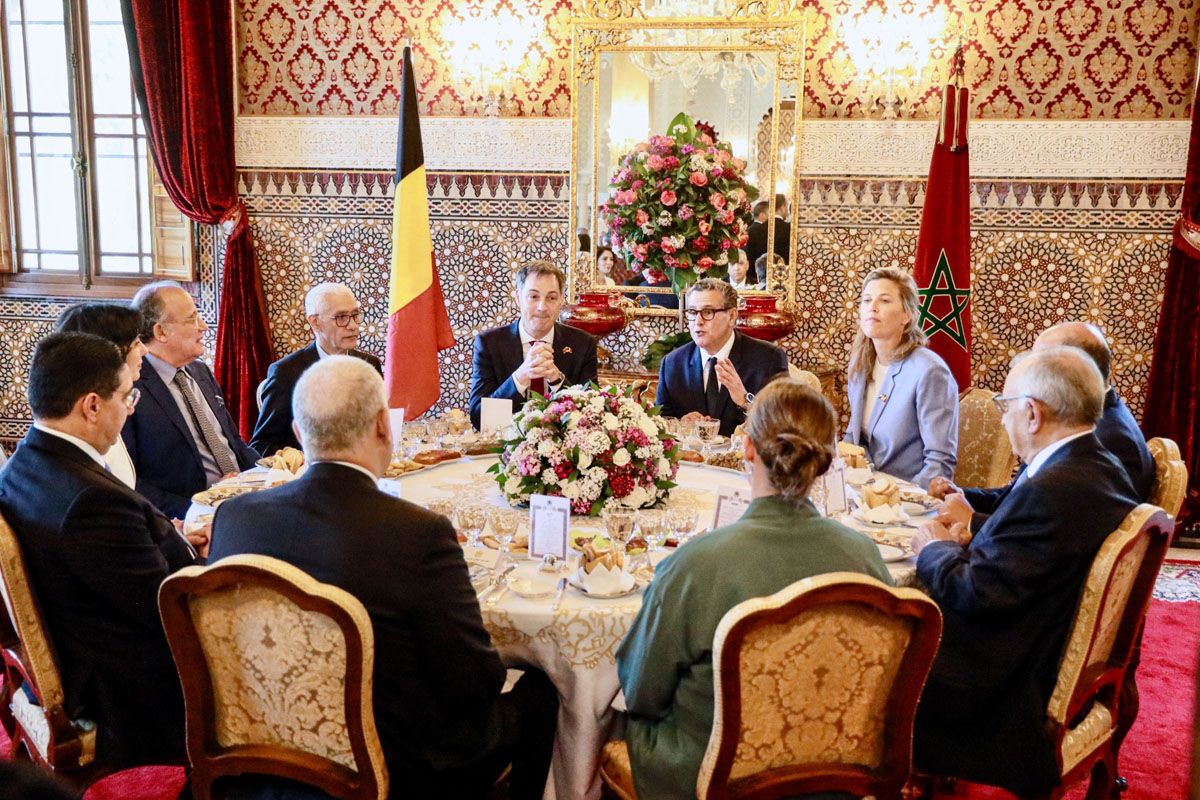 SM le Roi offre un déjeuner en l’honneur du Premier ministre belge et de la délégation l’accompagnant
