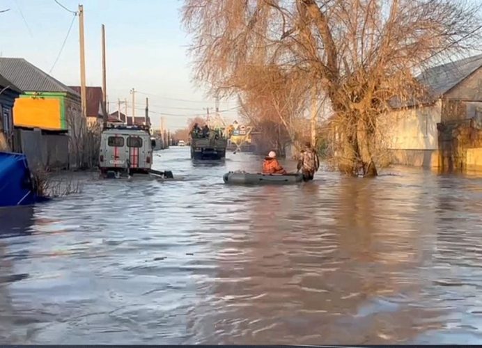 Inondations en Russie: situation “critique” dans la ville d’Orsk
