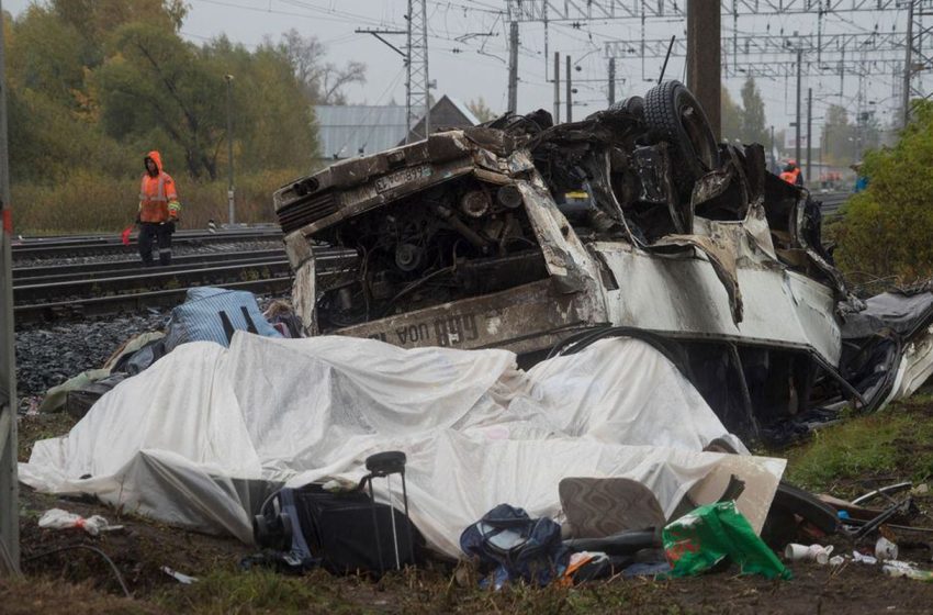  Russie: Sept morts dans la collision entre un bus et un train