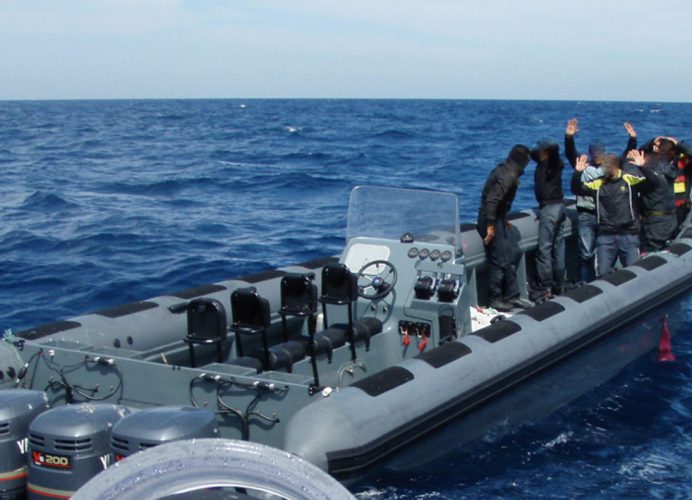 Dakhla : des éléments des FAR portent assistance à 54 candidats à la migration irrégulière