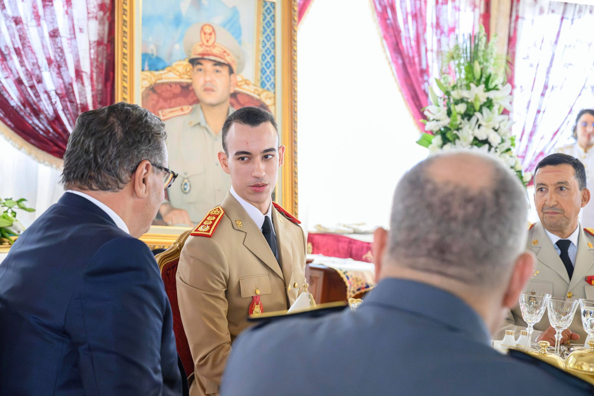 SAR le Prince Héritier Moulay El Hassan préside le déjeuner offert par SM le Roi à l’occasion du 68ème anniversaire des FAR