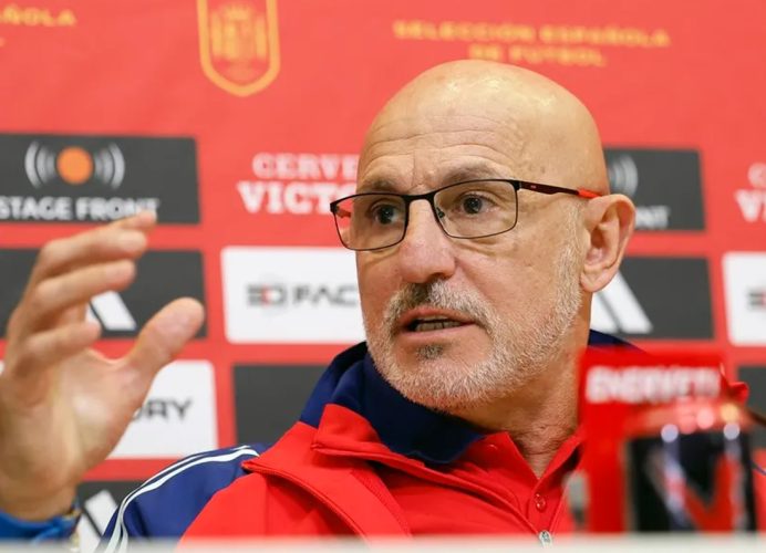 Espagne: Luis de la Fuente maintenu à la tête de la Roja jusqu’en 2026