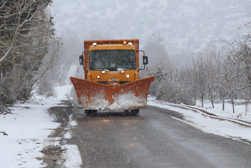  Ifrane : Les services du ministère de l’Equipement à pied d’œuvre pour le déneigement des routes