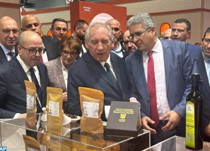 Le Premier ministre français visite le pavillon marocain au SIA de Paris