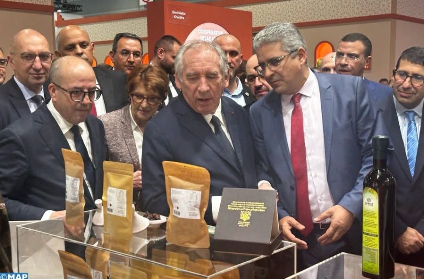 Le Premier ministre français visite le pavillon marocain au SIA de Paris