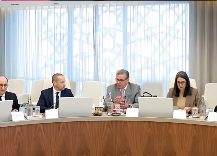 Le Chef du gouvernement préside une réunion de suivi du chantier de mise à niveau du système de santé