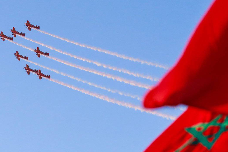 Fête du Trône : Les Forces Armées Royales organisent des shows aériens et des sauts d’exhibition en parachutes