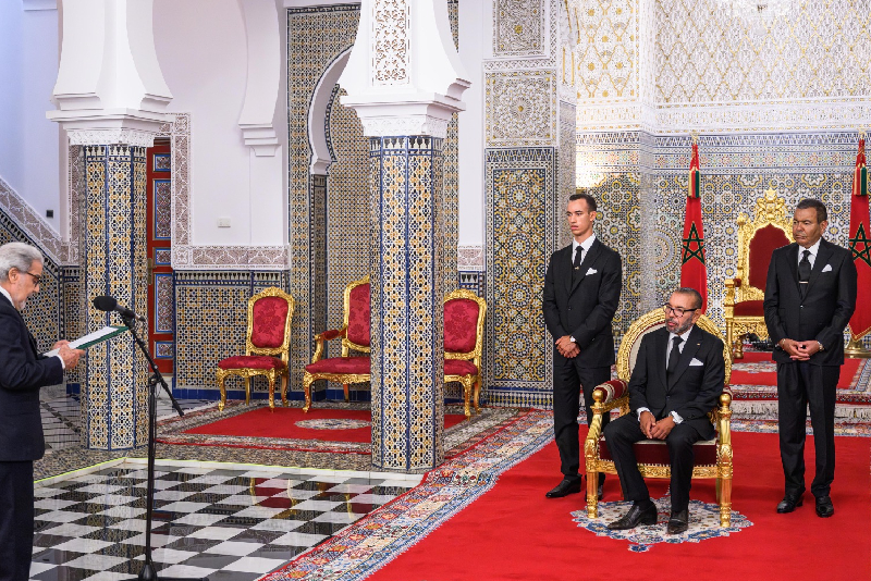 Sa Majesté le Roi reçoit le Wali de Bank Al-Maghrib