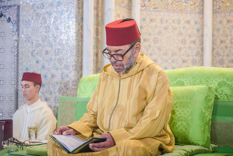 SM le Roi, Amir Al-Mouminine, préside à la mosquée Hassan à Rabat une veillée religieuse en commémoration de l’Aïd Al-Mawlid Annabaoui Acharif