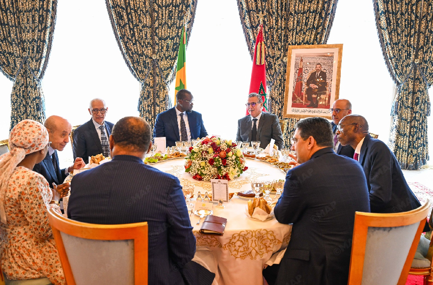 SM le Roi offre un déjeuner en l’honneur du Premier ministre sénégalais et la délégation l’accompagnant
