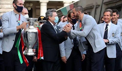 رئيس إيطاليا يستقبل أبطال «يورو 2020»