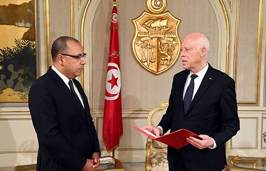 تونس: إعفاء رئيس الحكومة و وزيرين من مناصبهم