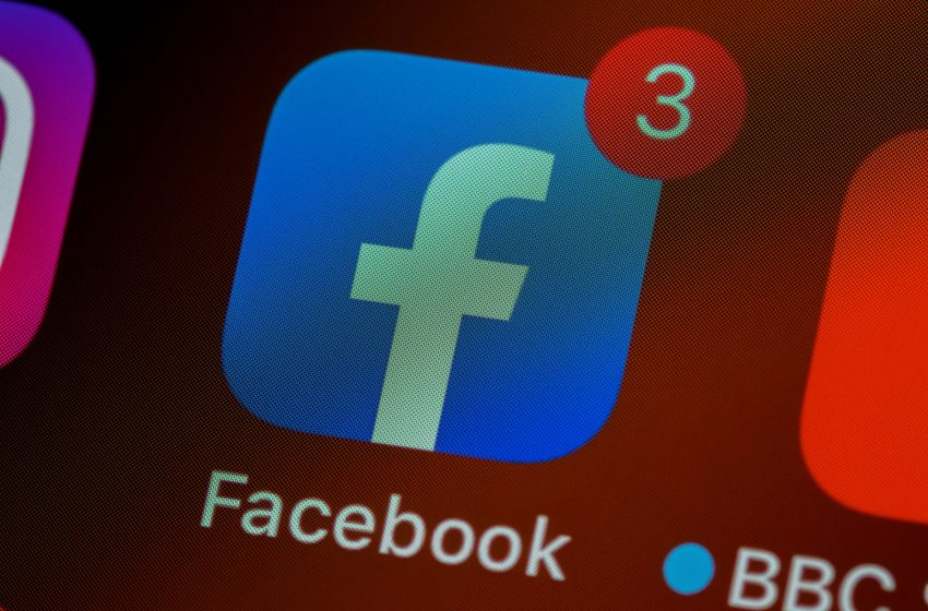 فيسبوك تعلن تفعيل ميزة فحص الأمان بعد انفجار كابول