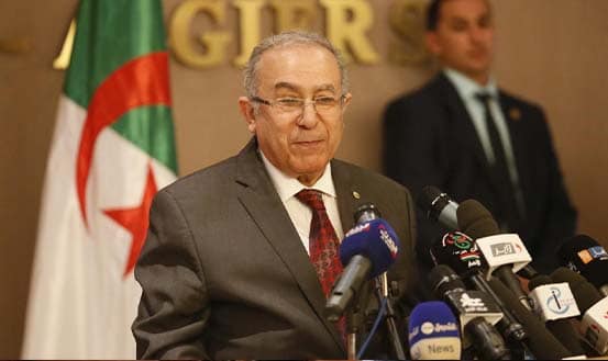 خبير إسباني:الجزائر تقطع علاقتها الدبلوماسية مع المغرب