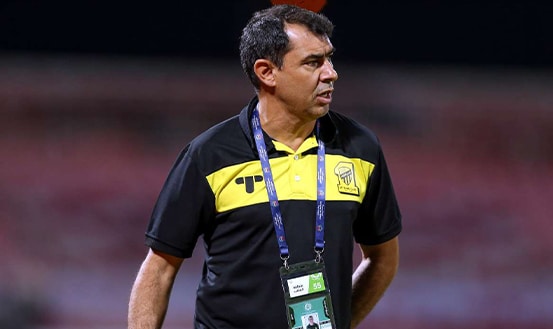 إقالة مُدرب الاتحاد بعد خسارة البطولة العربية أمام الرجاء