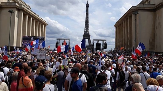 فرنسا:احتجاج الآلاف على توسيع الشهادة الصحية